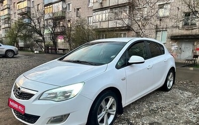 Opel Astra J, 2011 год, 750 000 рублей, 1 фотография