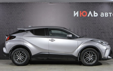 Toyota C-HR I рестайлинг, 2020 год, 2 300 000 рублей, 5 фотография