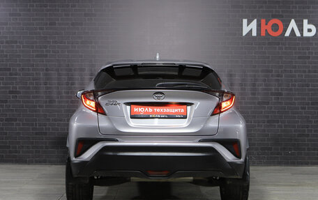 Toyota C-HR I рестайлинг, 2020 год, 2 300 000 рублей, 7 фотография