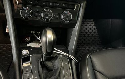 Volkswagen Tiguan II, 2019 год, 3 300 000 рублей, 1 фотография