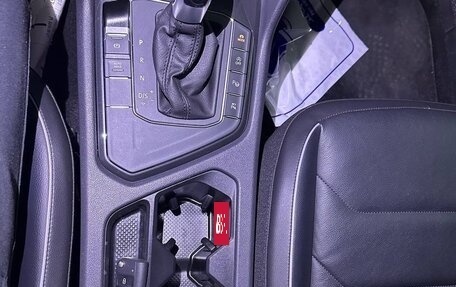 Volkswagen Tiguan II, 2020 год, 2 300 000 рублей, 25 фотография