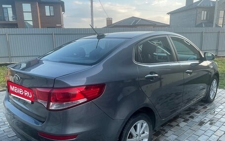 KIA Rio III рестайлинг, 2017 год, 1 000 000 рублей, 5 фотография