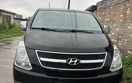 Hyundai H-1 II рестайлинг, 2012 год, 1 930 000 рублей, 4 фотография