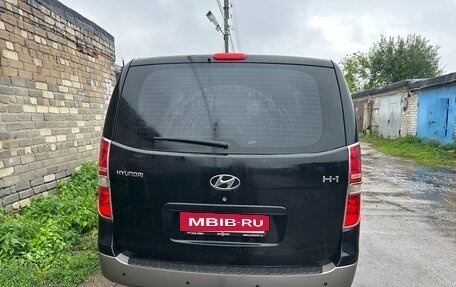 Hyundai H-1 II рестайлинг, 2012 год, 1 930 000 рублей, 6 фотография