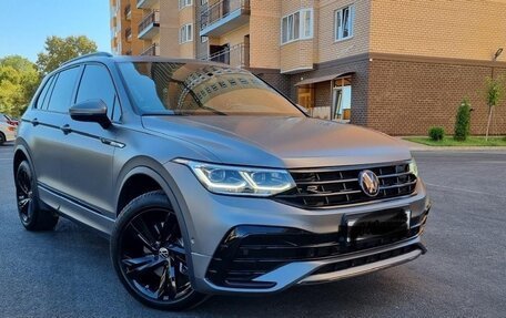 Volkswagen Tiguan II, 2021 год, 4 100 000 рублей, 2 фотография