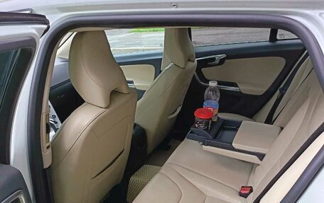 Volvo V60 I, 2017 год, 1 900 000 рублей, 2 фотография