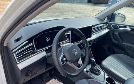 Volkswagen Tiguan II, 2022 год, 3 846 000 рублей, 8 фотография
