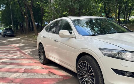 Honda Crosstour I рестайлинг, 2011 год, 1 370 000 рублей, 2 фотография