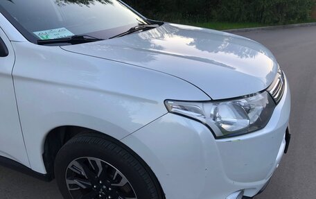 Mitsubishi Outlander III рестайлинг 3, 2013 год, 1 350 000 рублей, 10 фотография