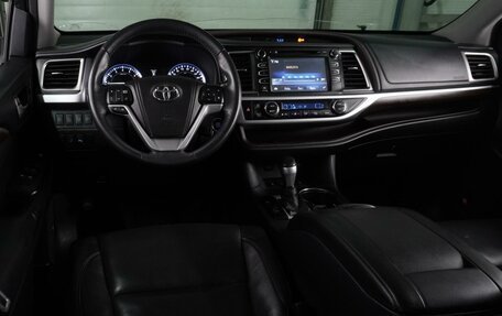 Toyota Highlander III, 2014 год, 2 569 000 рублей, 6 фотография