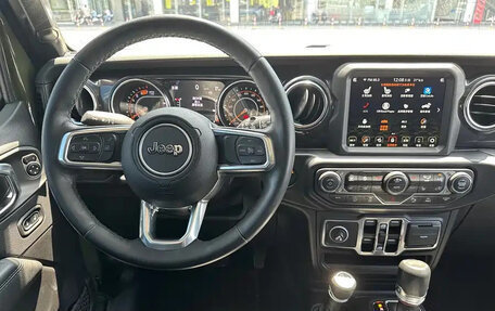 Jeep Wrangler, 2022 год, 4 030 099 рублей, 23 фотография