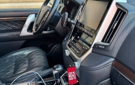 Toyota Land Cruiser 200, 2017 год, 6 200 000 рублей, 11 фотография