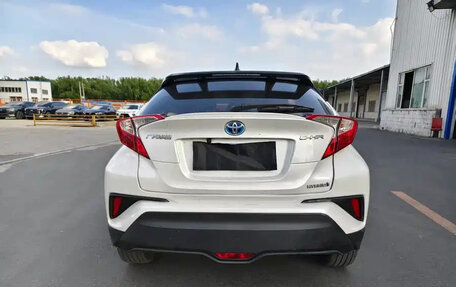 Toyota C-HR I рестайлинг, 2021 год, 2 200 000 рублей, 6 фотография