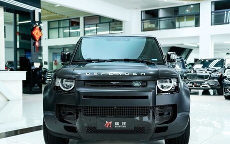 Land Rover Defender II, 2021 год, 7 000 000 рублей, 2 фотография