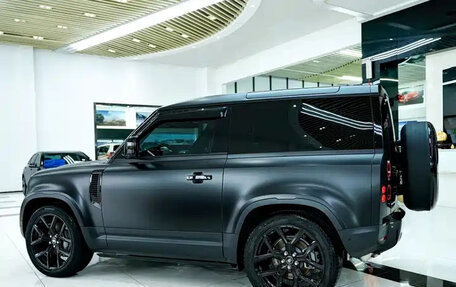 Land Rover Defender II, 2021 год, 7 000 000 рублей, 4 фотография