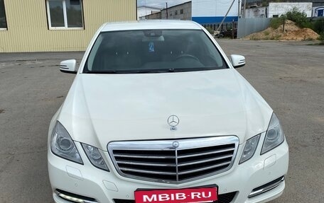 Mercedes-Benz E-Класс, 2011 год, 1 400 000 рублей, 1 фотография