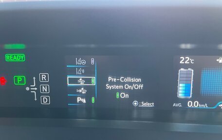 Toyota Prius IV XW50, 2019 год, 2 050 000 рублей, 17 фотография