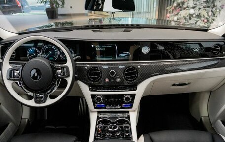 Rolls-Royce Ghost Series II рестайлинг, 2024 год, 43 000 000 рублей, 2 фотография