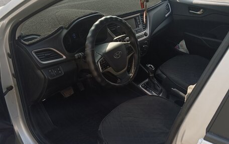 Hyundai Solaris II рестайлинг, 2017 год, 1 240 000 рублей, 8 фотография