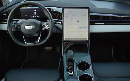 Geely Atlas, 2023 год, 2 650 000 рублей, 7 фотография