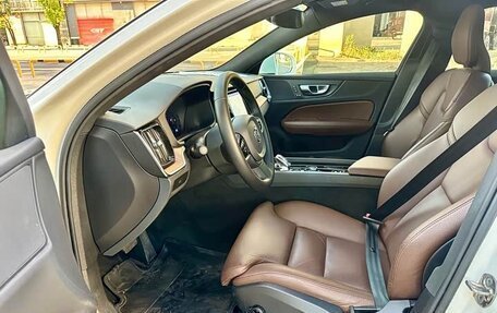 Volvo S60 III, 2022 год, 2 500 000 рублей, 8 фотография