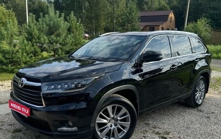 Toyota Highlander III, 2013 год, 3 570 000 рублей, 1 фотография
