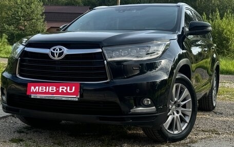 Toyota Highlander III, 2013 год, 3 570 000 рублей, 3 фотография