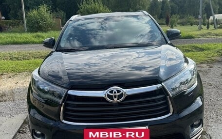 Toyota Highlander III, 2013 год, 3 570 000 рублей, 4 фотография