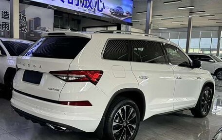 Skoda Kodiaq I, 2022 год, 2 400 000 рублей, 5 фотография