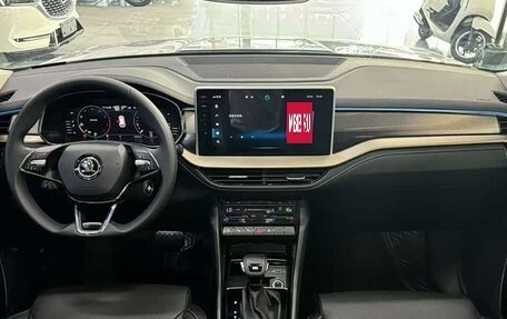 Skoda Kodiaq I, 2022 год, 2 400 000 рублей, 7 фотография