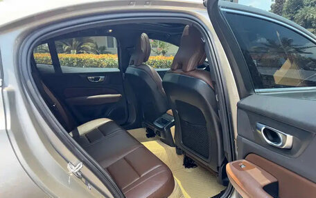 Volvo S60 III, 2022 год, 2 153 000 рублей, 14 фотография