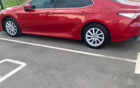 Toyota Camry, 2021 год, 2 950 000 рублей, 2 фотография
