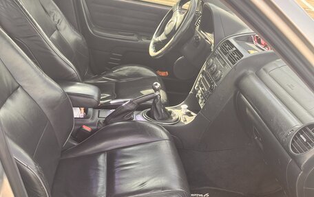 Lexus IS II рестайлинг 2, 2002 год, 750 000 рублей, 3 фотография