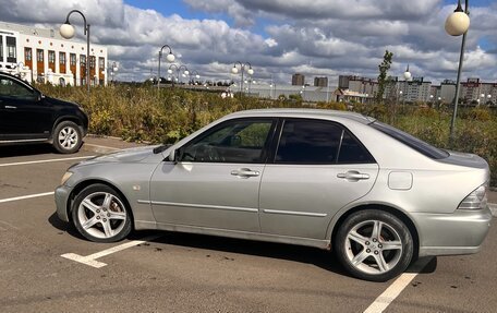 Lexus IS II рестайлинг 2, 2002 год, 750 000 рублей, 10 фотография