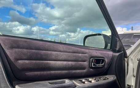 Lexus IS II рестайлинг 2, 2002 год, 750 000 рублей, 2 фотография