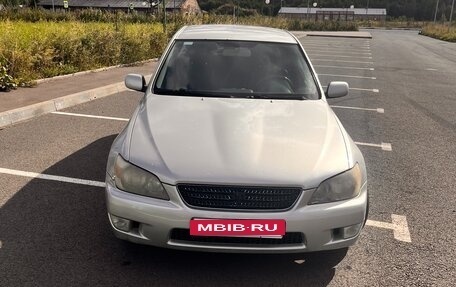 Lexus IS II рестайлинг 2, 2002 год, 750 000 рублей, 8 фотография