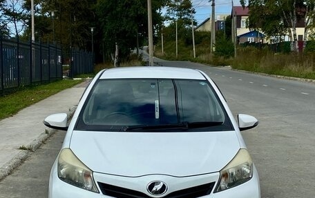 Toyota Vitz, 2012 год, 650 000 рублей, 2 фотография