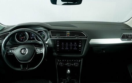 Volkswagen Tiguan II, 2019 год, 2 400 000 рублей, 7 фотография