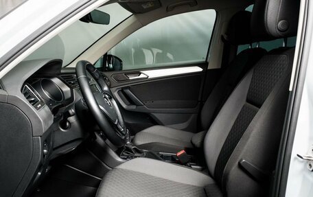 Volkswagen Tiguan II, 2019 год, 2 400 000 рублей, 5 фотография