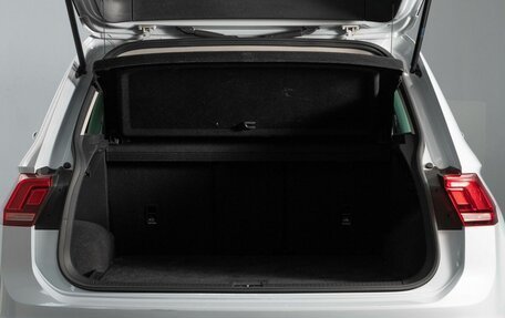 Volkswagen Tiguan II, 2019 год, 2 400 000 рублей, 13 фотография