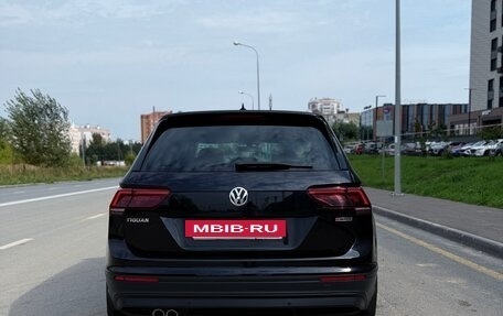 Volkswagen Tiguan II, 2018 год, 2 800 000 рублей, 6 фотография