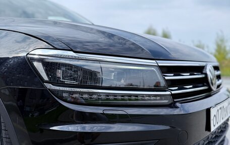 Volkswagen Tiguan II, 2018 год, 2 800 000 рублей, 24 фотография