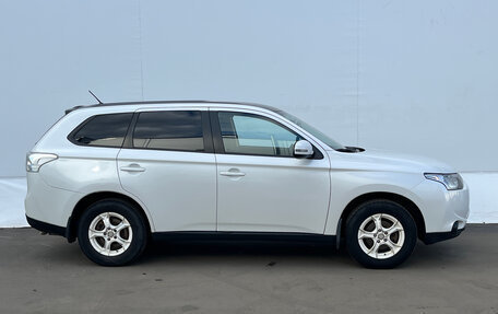 Mitsubishi Outlander III рестайлинг 3, 2012 год, 1 050 000 рублей, 4 фотография