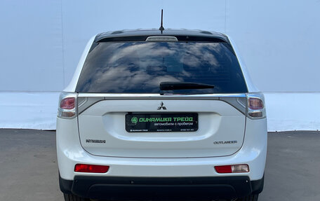 Mitsubishi Outlander III рестайлинг 3, 2012 год, 1 050 000 рублей, 6 фотография