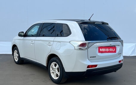 Mitsubishi Outlander III рестайлинг 3, 2012 год, 1 050 000 рублей, 7 фотография