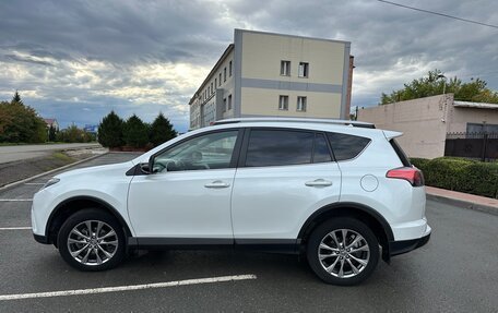Toyota RAV4, 2018 год, 2 750 000 рублей, 4 фотография