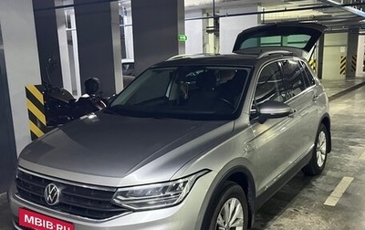 Volkswagen Tiguan II, 2020 год, 2 700 000 рублей, 1 фотография