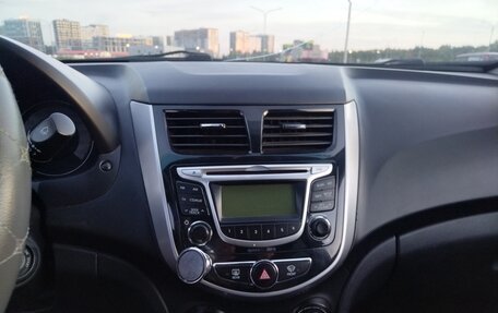 Hyundai Solaris II рестайлинг, 2013 год, 720 000 рублей, 16 фотография