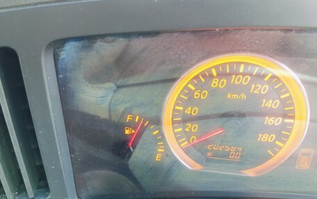 Nissan Elgrand III, 2004 год, 1 350 000 рублей, 12 фотография