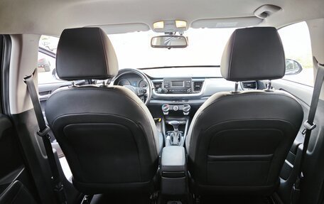 KIA Stonic, 2020 год, 1 750 000 рублей, 13 фотография
